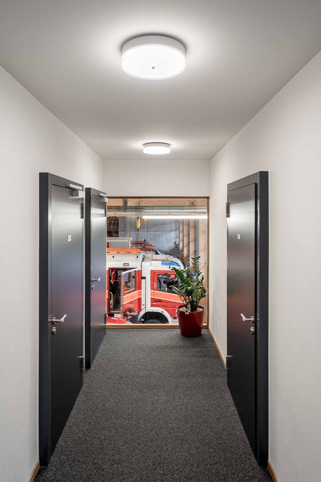 Feuerwehr Kaltbrunn Korridor mit TRIVALITE Sirius-Leuchten